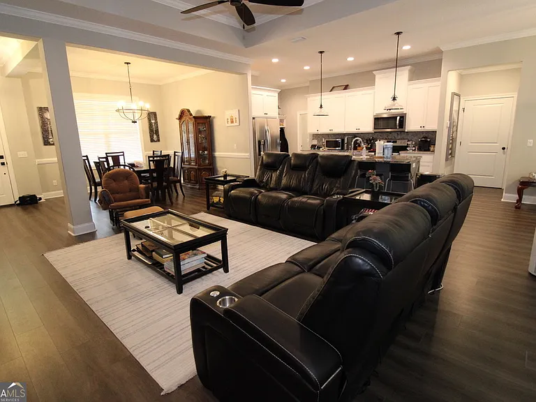 28 Redington Dr — Photo 4