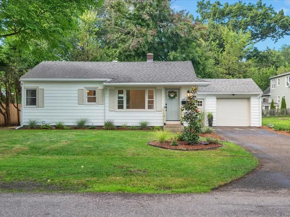 1 Huron Avenue, Essex Junction, VT 05452