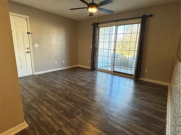 2nd image of 519 Mystic Dr APT A