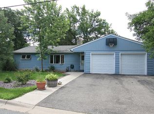 321 Mission Rd, Bloomington, MN 55420