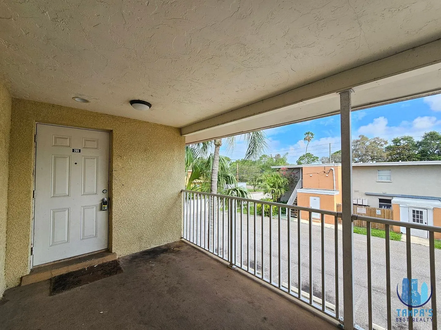 *Move-In Special* 1 Bed 1 Bath Apartment At The Casabella Apartments In Clearwater, Fl — Photo 3
