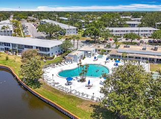 8425 112th St APT 104, Seminole, FL 33772