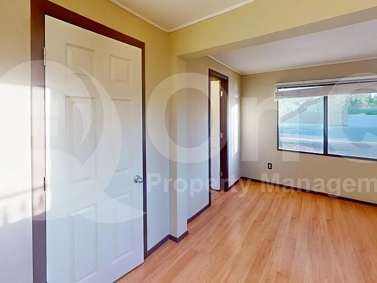 4937 E Rosewood St — Photo 8