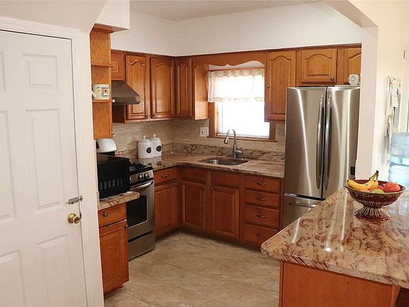 5th image of 91-25 218th St