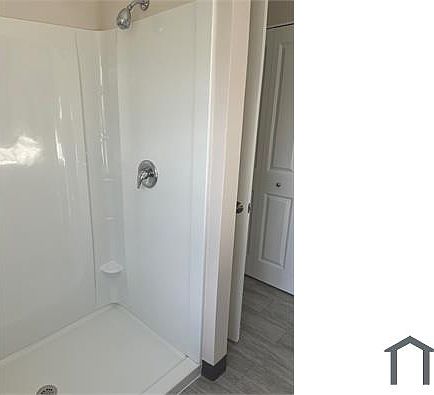 5th image of 3917 Resolution Ave #307