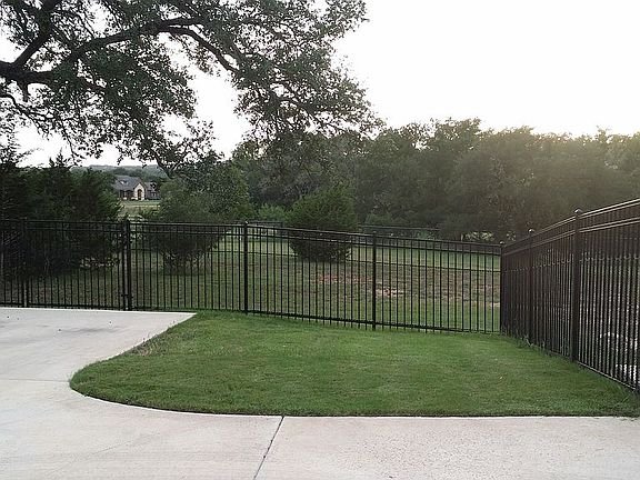 3rd image of 513 Panarama Pl