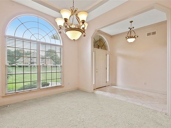 4th image of 111 Alabaster Ave