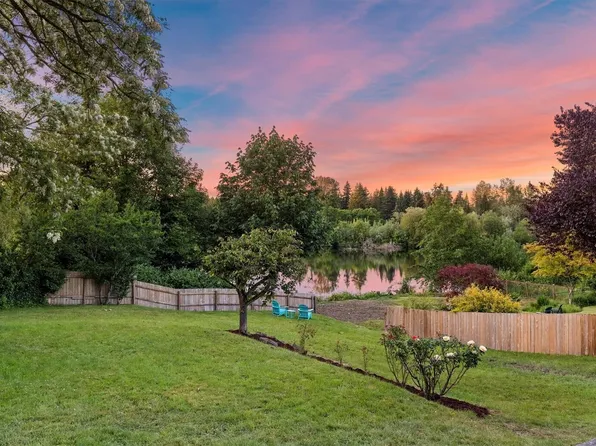 2104 N 172nd St, Shoreline, WA 98133