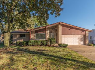 37332 Munger Dr, Livonia, MI
