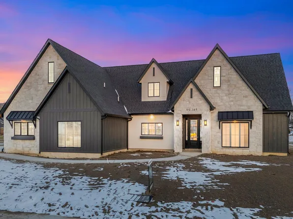 149 W Basalt Dr, Huntertown, IN 46748