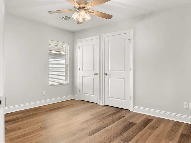 347 Marie St — Photo 10