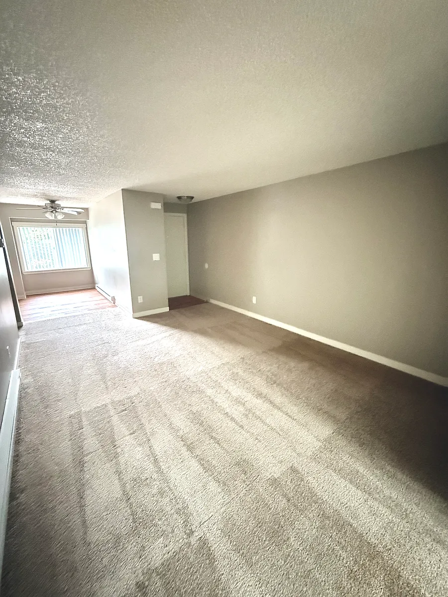 Building Photo - 9555 SW Downing Dr #10