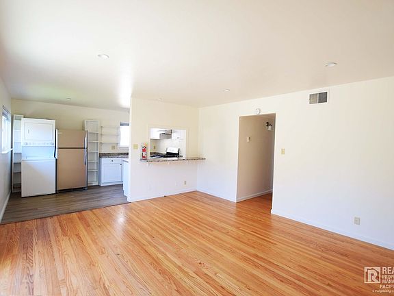 4th image of 2041 36th Ave #3