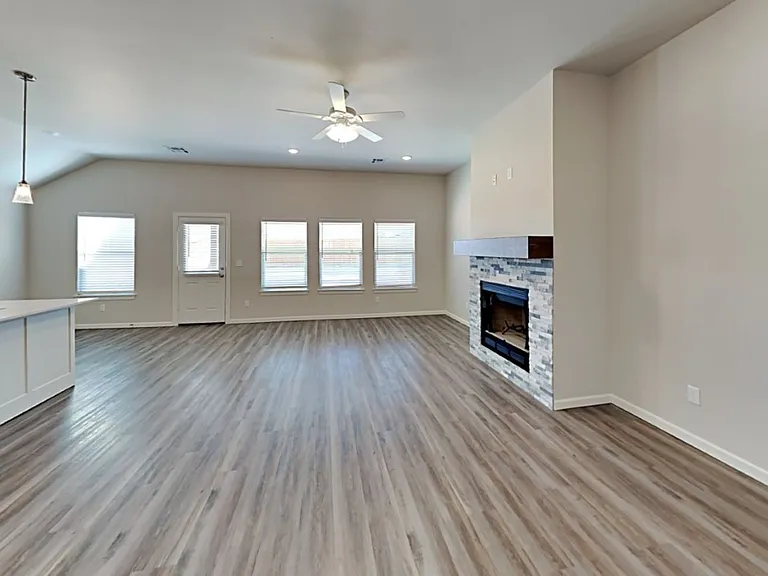 491 Hardesty Dr — Photo 3