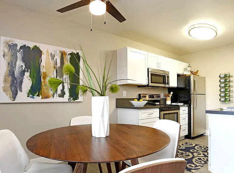 Stoneridge Luxury Apartments — Photo 21