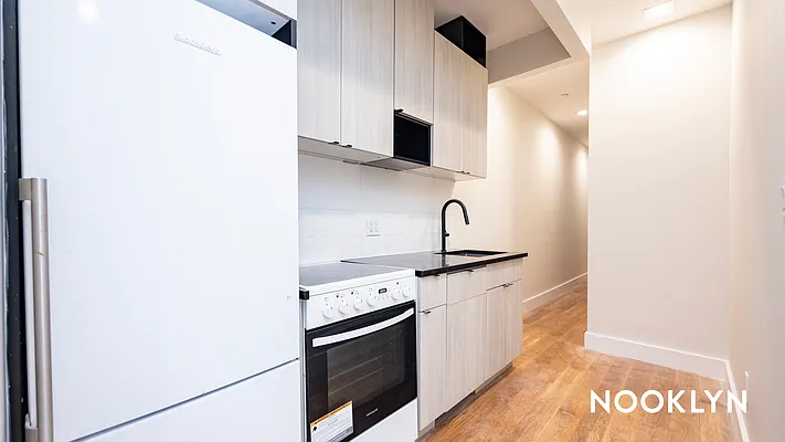 Rented by Nooklyn NYC LLC | media 9