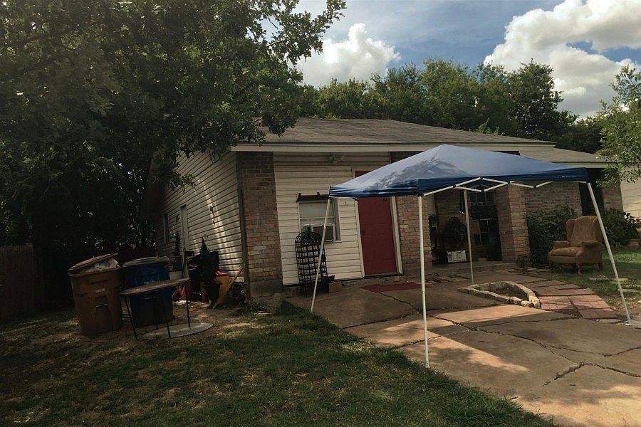 1st image of 6704 Colony Park Dr
