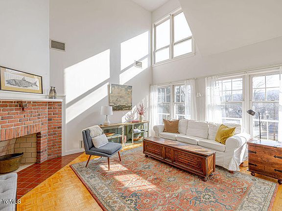 5th image of 80 Taconic Ave APT 13
