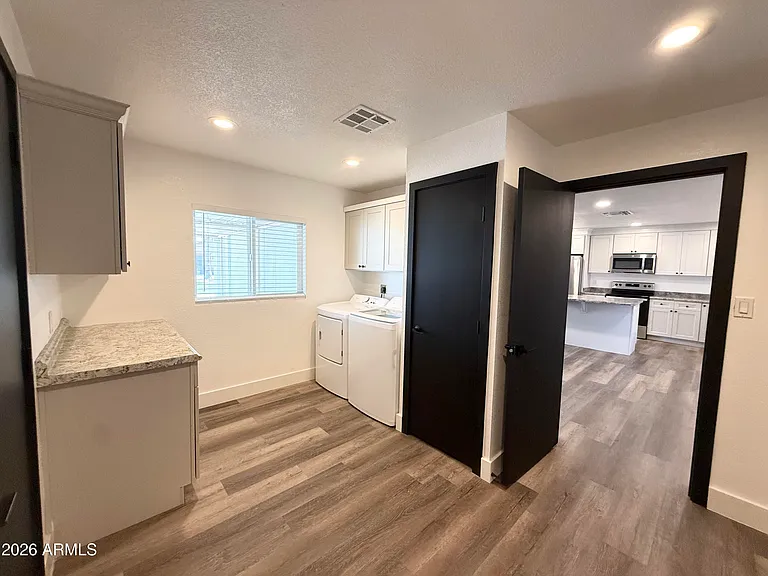 2116 E Marconi Ave — Photo 14