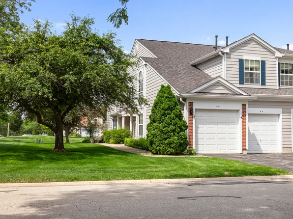 4 Truman Ct, Streamwood, IL 60107