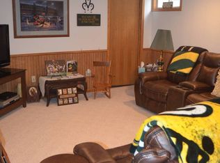 610 Vera St, Bottineau, ND 58318