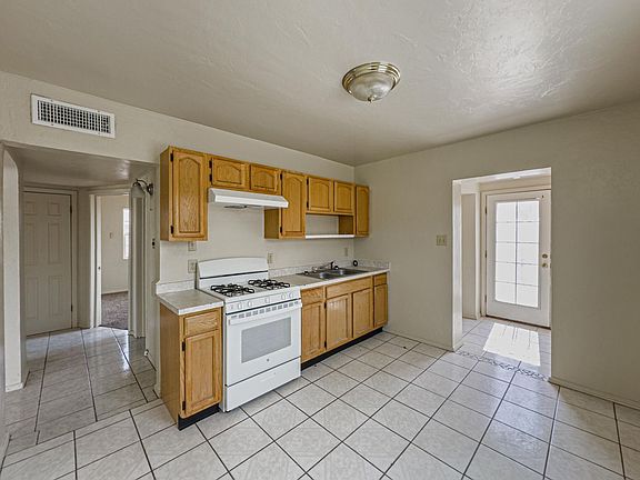 5th image of 4604 Sierra Vista Dr