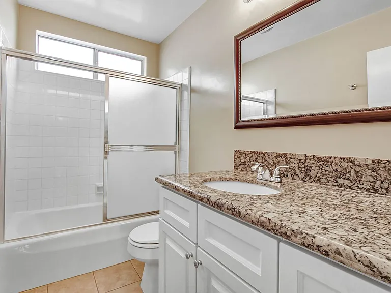 1234 Wellesley Ave in West LA - steps to Wilshire Blvd! — Photo 10