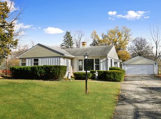 2900 Stork Ct, Rolling Meadows, IL 60008