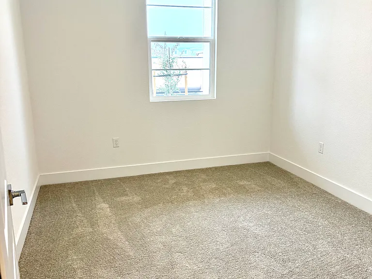 3323 Cascade Dr — Photo 5