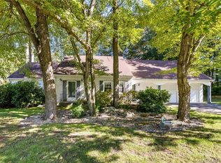 297 Knollwood Rd, Manchester, CT 06042