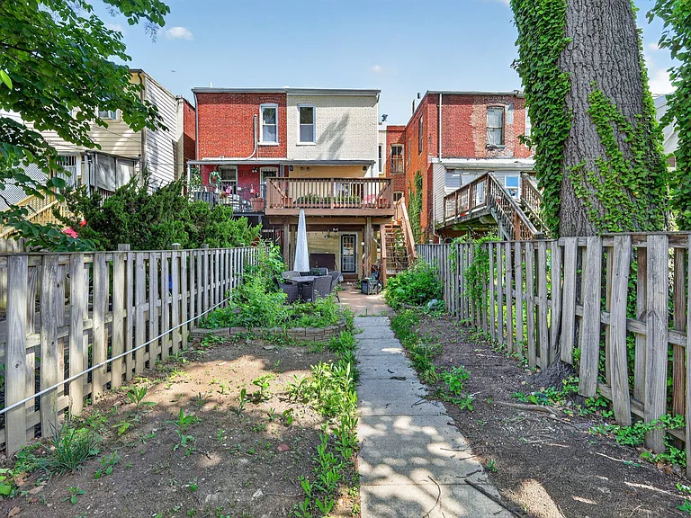 928 Ingraham St NW — Photo 30