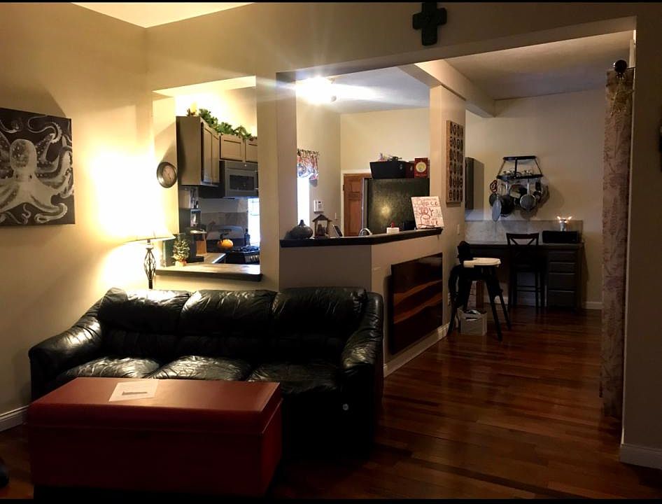 1st image of 2805 Boulevard Pl #A
