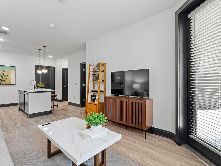 Axis Midtown — Photo 14