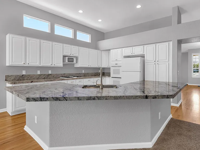 4798 Village Green Pkwy — Photo 10
