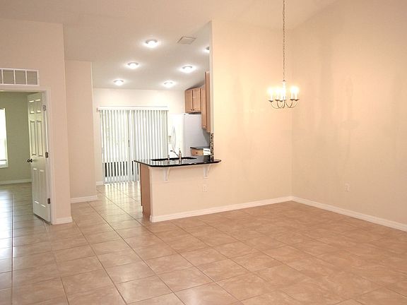 5th image of 32 Regency Dr #A