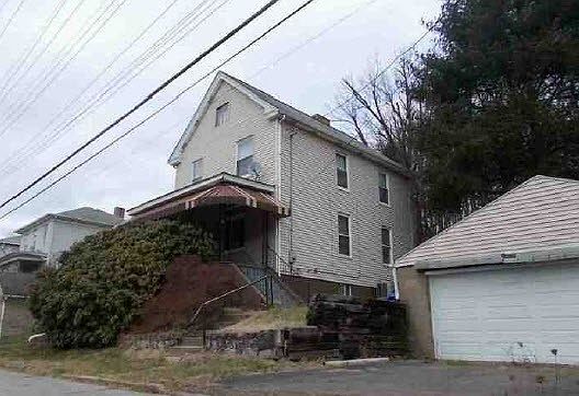 2nd image of 901 5th Ave