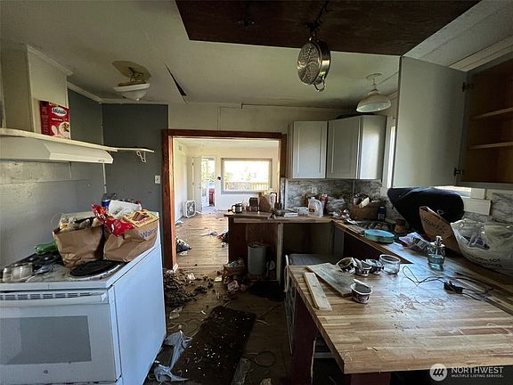 5th image of 2519 E Wishkah Boulevard