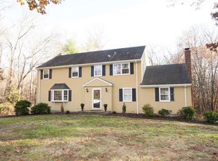 52 E Woodhaven Dr, Avon, CT 06001