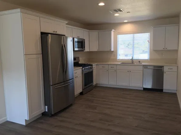 4122 Cactus St #B, Lake Isabella, CA 93240