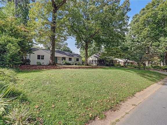 3rd image of 3405 Kirby Dr