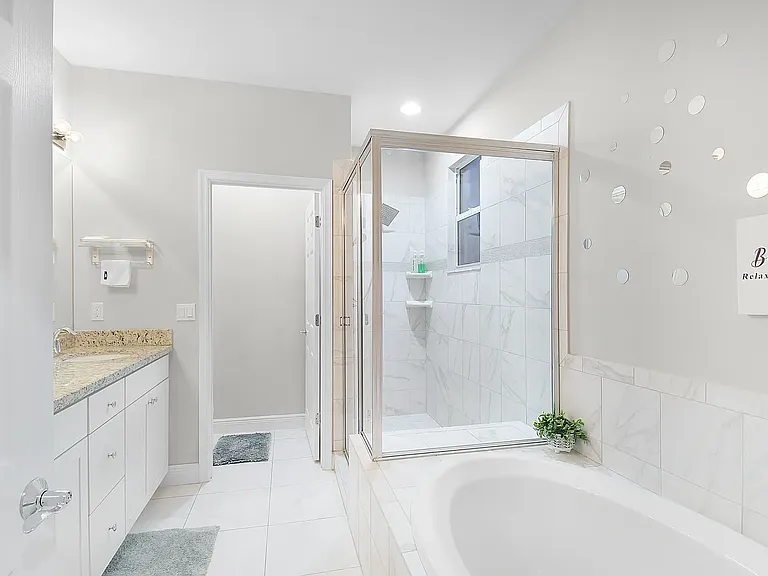 1573 NW Cataluna Cir — Photo 12
