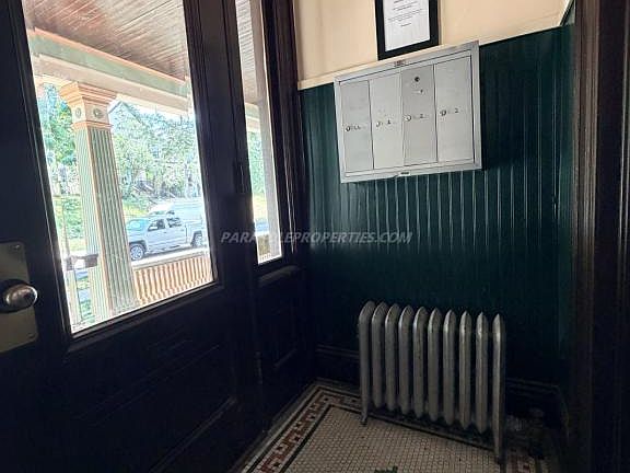 4th image of 919 Clay Ave Floor 3