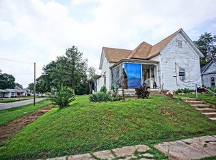 115 N 14th St, Van Buren, AR 72956