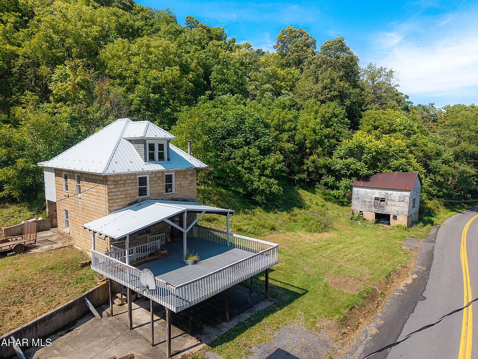 1st image of 711 Mosquito Hollow Rd