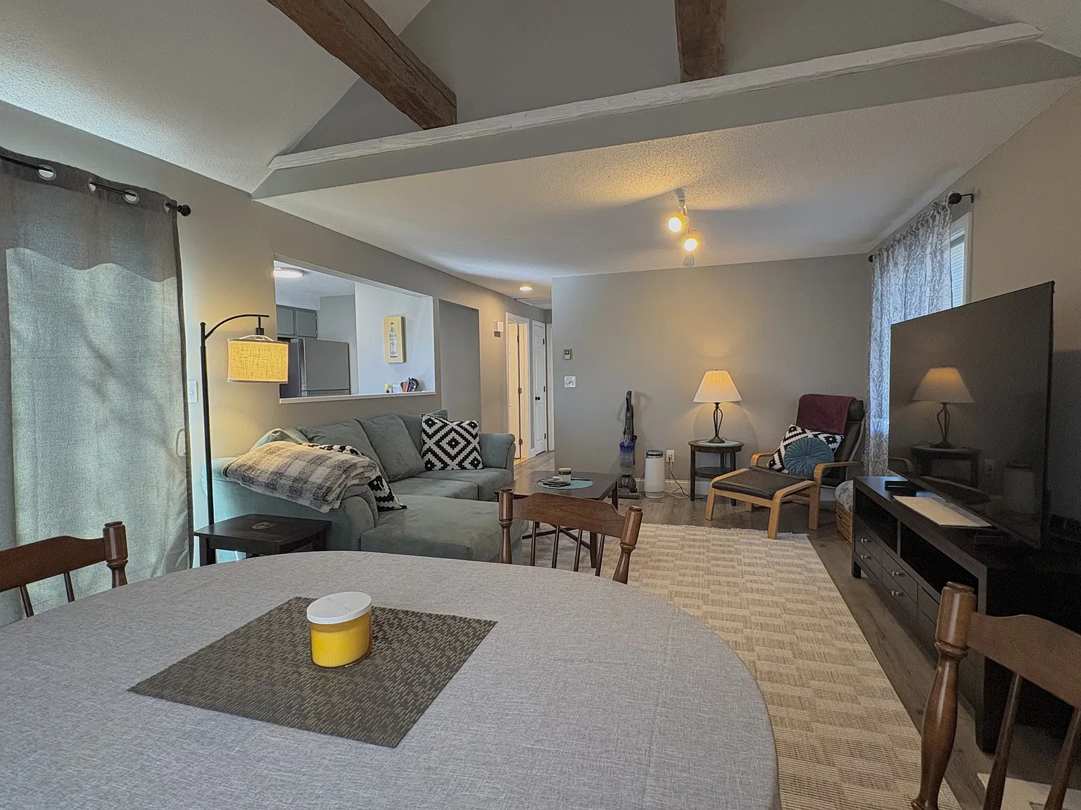 2 bed, 10 sqft, $2,800 — Photo 2