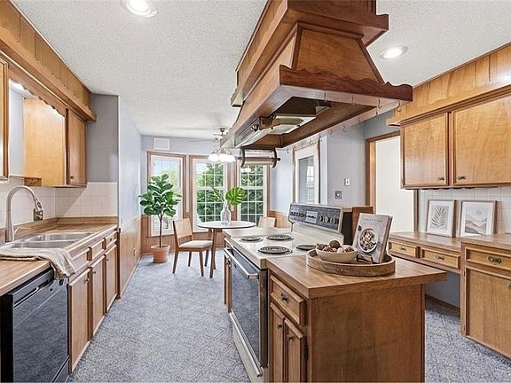 4th image of 3712 E 104th St