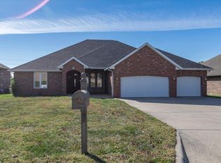 5266 E Wild Horse Dr, Springfield, MO 65802