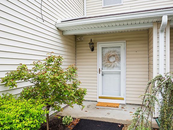 2nd image of 63 Cobbleridge Ln #63