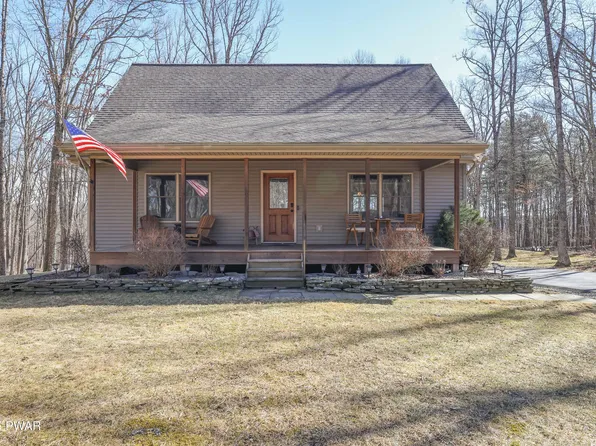 118 Grasshopper Way, Hawley, PA 18428