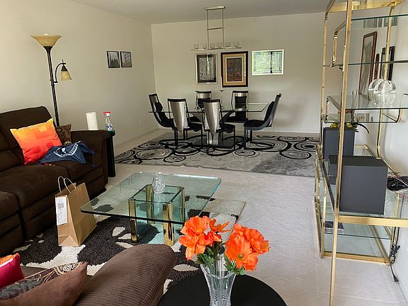 4th image of 4601 W Touhy Ave APT 415